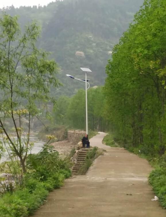 太陽(yáng)能路燈 太陽(yáng)能路燈