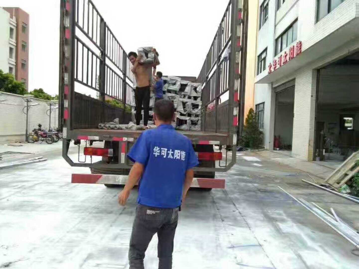 led景觀(guān)燈裝車(chē)中 led景觀(guān)燈裝車(chē)中