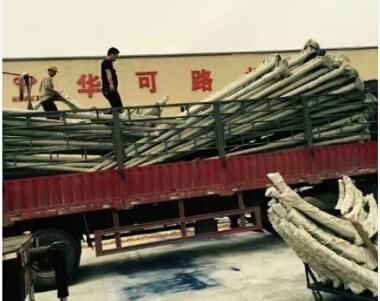 華可路燈：云南客戶(hù)150套市政太陽(yáng)能路燈裝車(chē)發(fā)貨