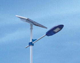 華可講解：太陽(yáng)能路燈價(jià)格的決定因素有哪些？