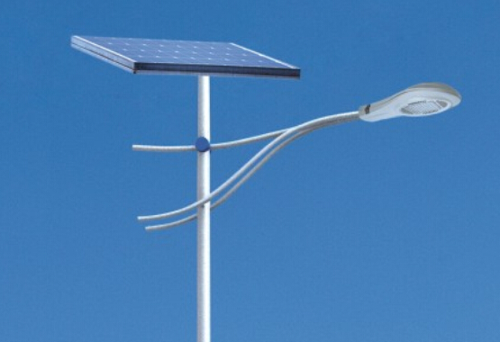 太陽(yáng)能路燈廠(chǎng)家的選擇要考慮四大要素