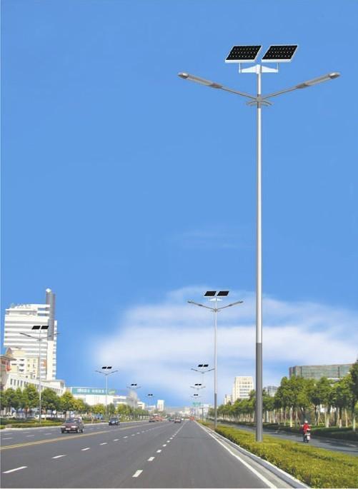新聞：太陽(yáng)能路燈是由哪幾個(gè)部分組成、它的用途?