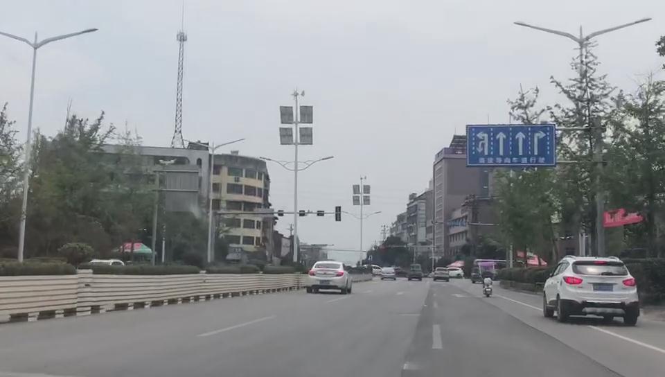 廣西玉林led風(fēng)光互補太陽(yáng)能路燈工程案例展示